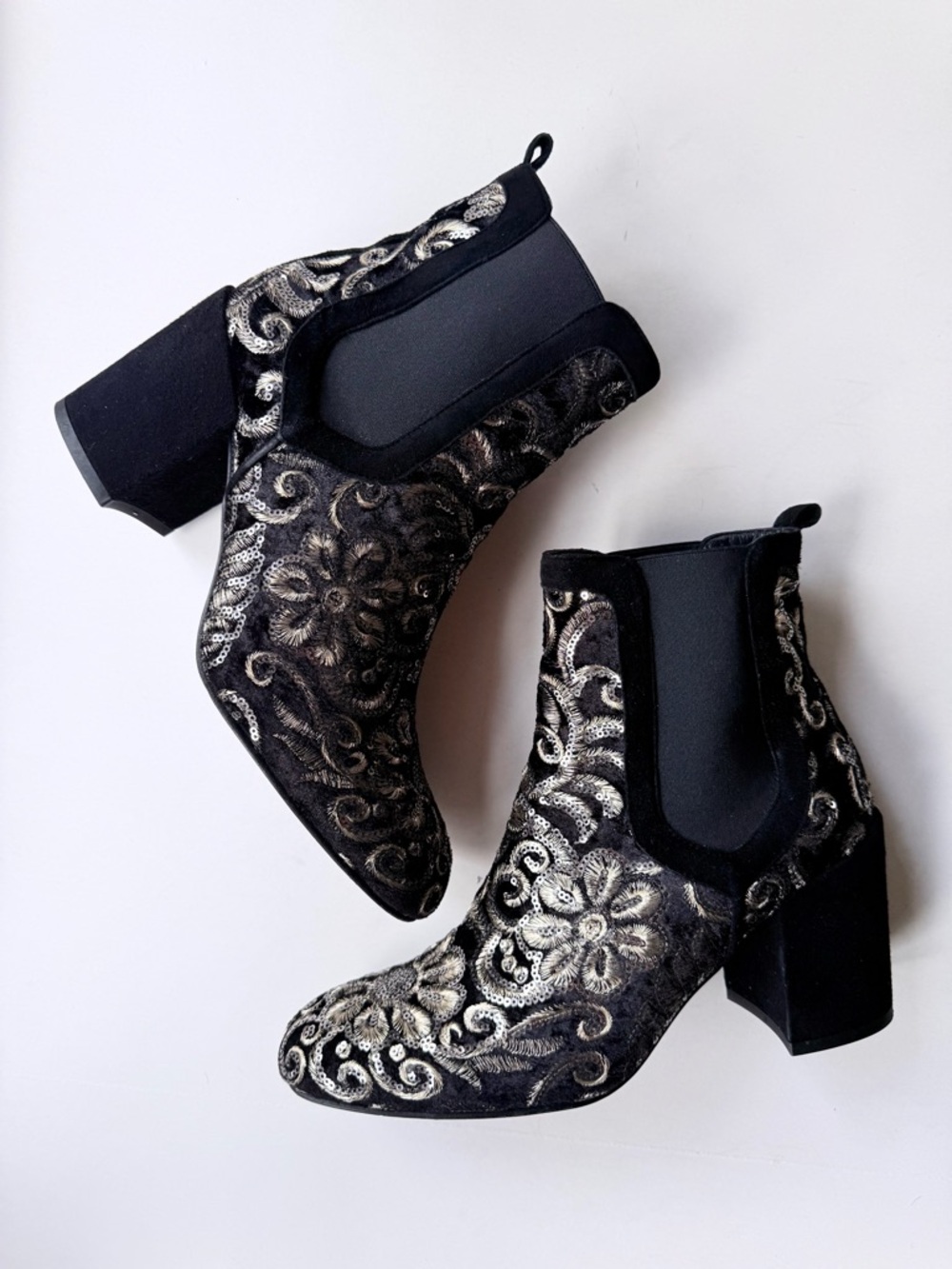 Stuart Weitzman Mediate Metallic Bootie Black Velvet Gold Sequin Embroidery 9.5N - Picture 9 of 14